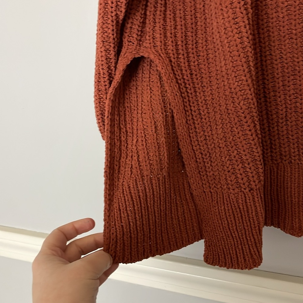 Rust AEO Sweater - Picture 3 of 3